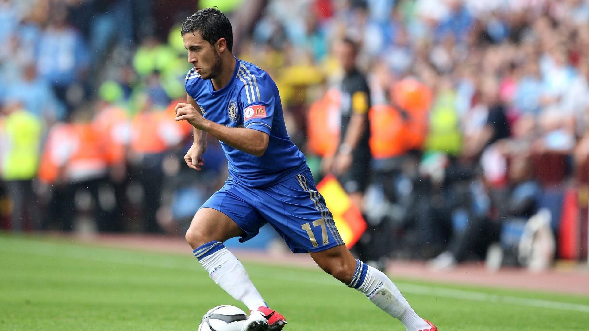 国足球迷观赛转型篮球加速体裁多元化趋势，国足赢球的三个方案