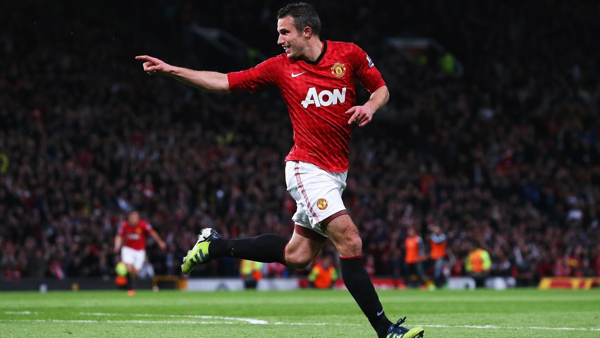 普劳德再次刷新个人蝶泳纪录，普劳德游泳